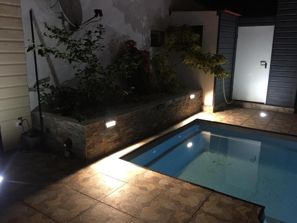 Nicole Residence Avec Piscine Chauffee & Jacuzzi Saint-Andre Exterior photo