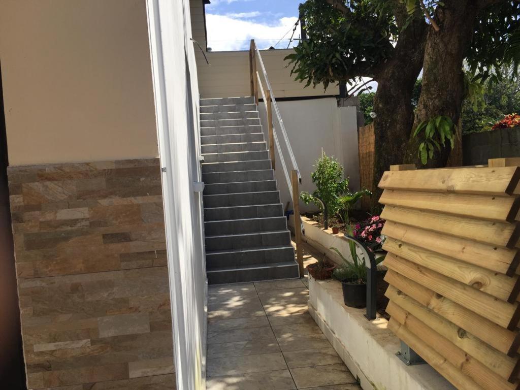 Nicole Residence Avec Piscine Chauffee & Jacuzzi Saint-Andre Exterior photo